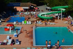 Les chaînes de campings en France CC by nc Camping du Lac Curbans